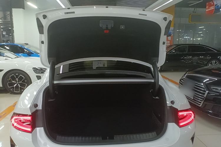Used Xiaomi Auto SU7 2026 Model Standard Edition Trunk