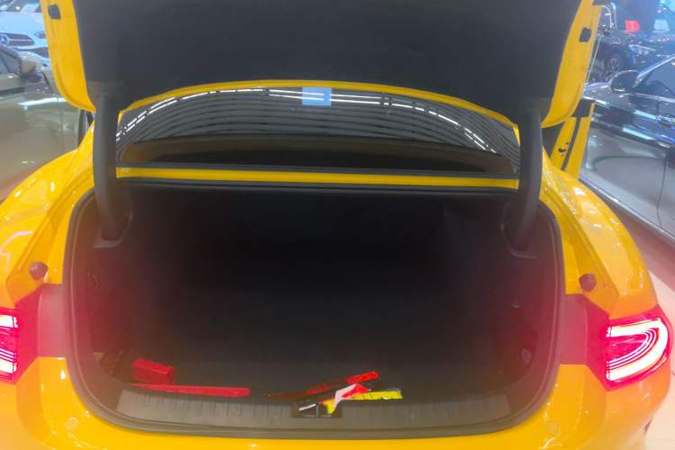 Used Xiaomi Auto SU7 Ultra 2025 Ultra Model Trunk