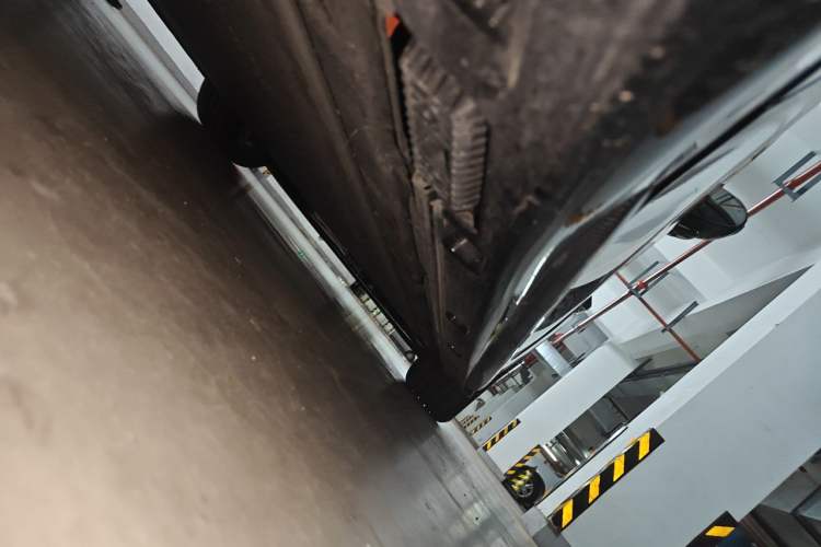 Used Xiaomi Auto SU7 Ultra 2025 Ultra Model Chassis Rear Right