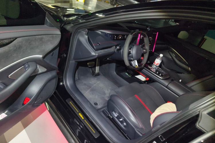 Used Xiaomi Auto SU7 Ultra 2025 Ultra Model Driver Seat