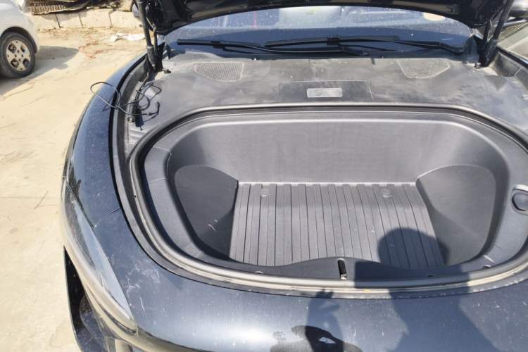 Used Xiaomi Auto SU7 Ultra 2025 Ultra Model Engine Bay Right