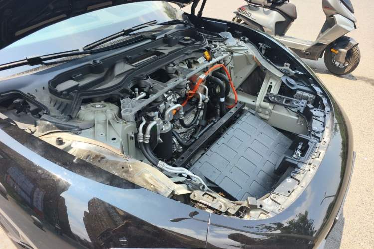 Used Xiaomi Auto SU7 Ultra 2025 Ultra Model Engine Bay Right