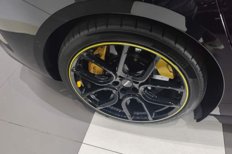 Used Xiaomi Auto SU7 Ultra 2025 Model Nürburgring Limited Edition Exterior 5