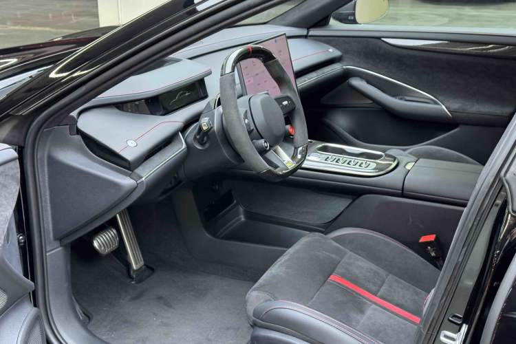 Used Xiaomi Auto SU7 Ultra 2025 Ultra Model Interior 1