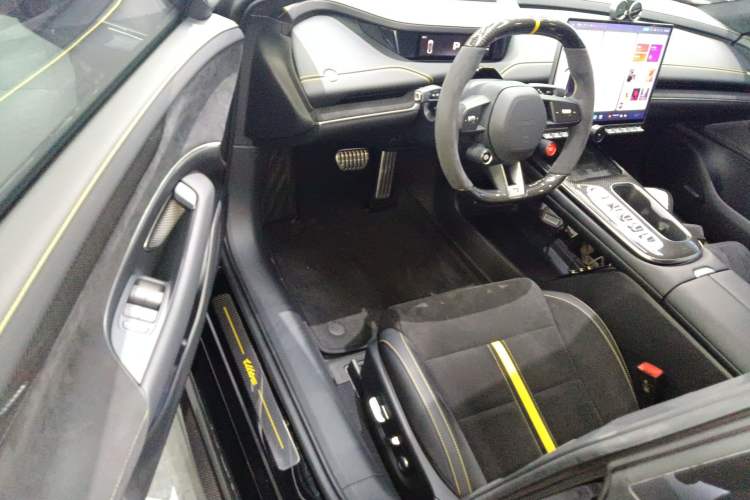 Used Xiaomi Auto SU7 Ultra 2025 Ultra Model Interior 3