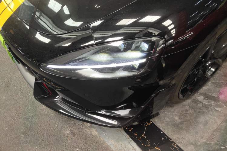Used Xiaomi Auto SU7 Ultra 2025 Ultra Model Left Front Headlight