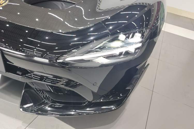 Used Xiaomi Auto SU7 Ultra 2025 Model Nürburgring Limited Edition Left Front Headlight