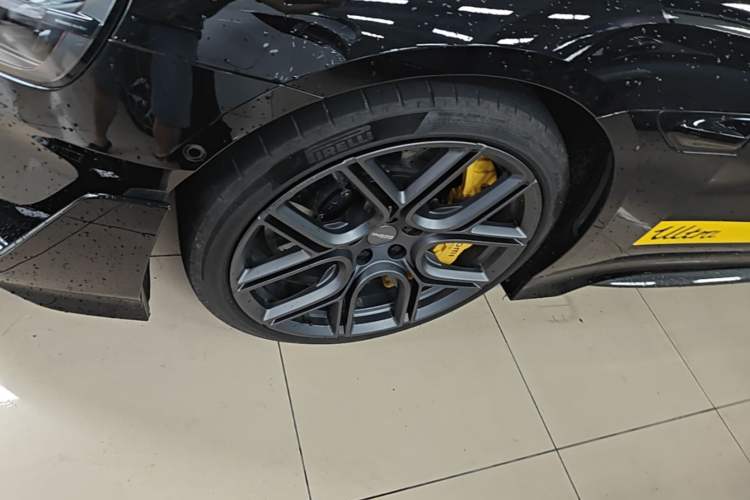 Used Xiaomi Auto SU7 Ultra 2025 Ultra Model Left Front Wheel Hub