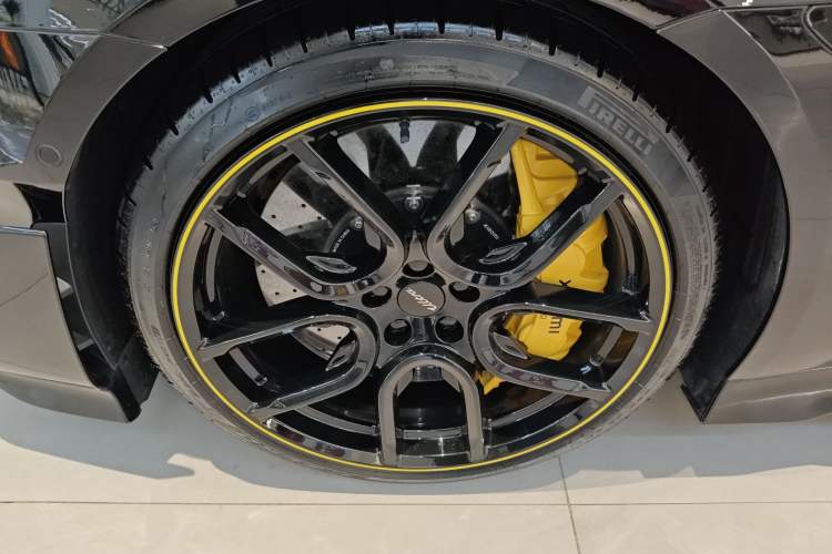 Used Xiaomi Auto SU7 Ultra 2025 Ultra Model Left Front Wheel Hub