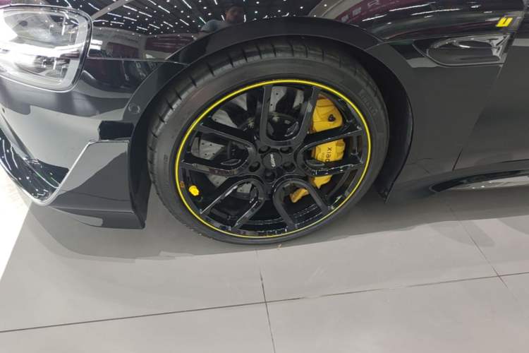 Used Xiaomi Auto SU7 Ultra 2025 Model Nürburgring Limited Edition Left Front Wheel Hub