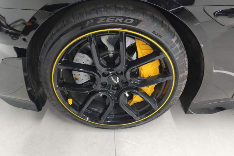 Used Xiaomi Auto SU7 Ultra 2025 Ultra Model Left Front Wheel Hub