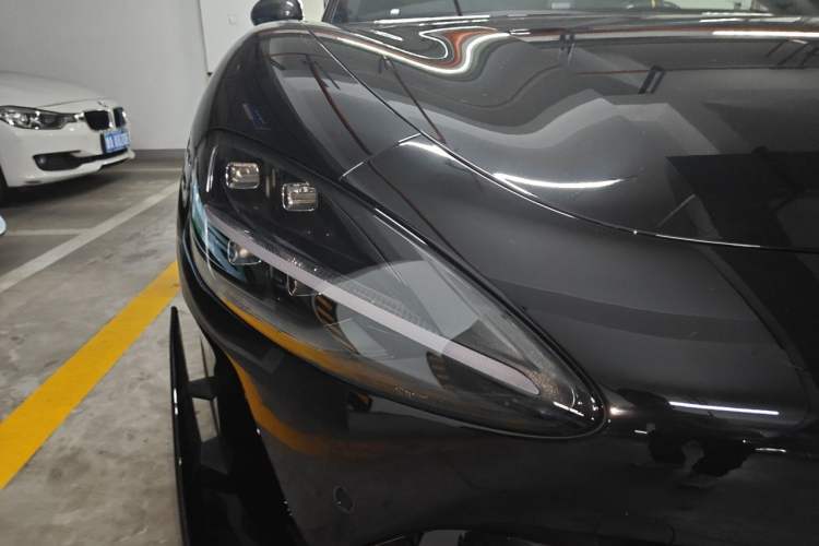 Used Xiaomi Auto SU7 Ultra 2025 Ultra Model Right Front Headlight