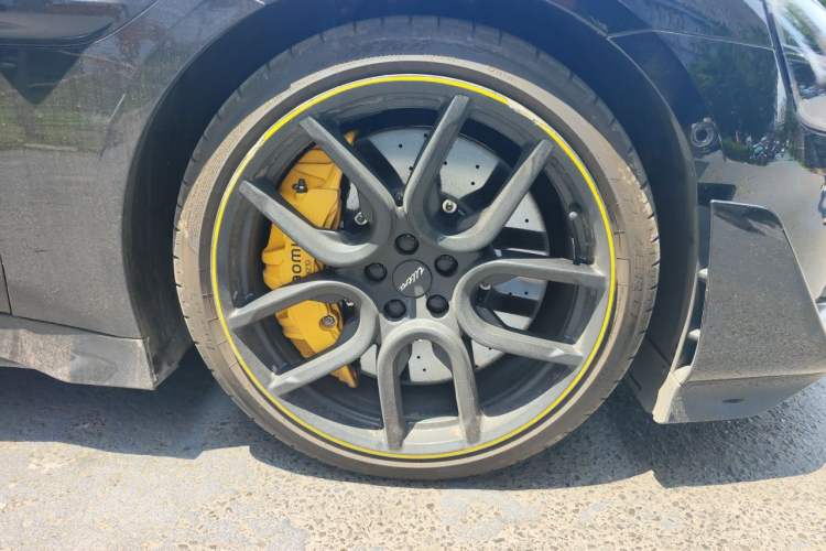 Used Xiaomi Auto SU7 Ultra 2025 Ultra Model Right Front Wheel Hub