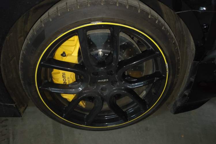 Used Xiaomi Auto SU7 Ultra 2025 Ultra Model Right Front Wheel Hub