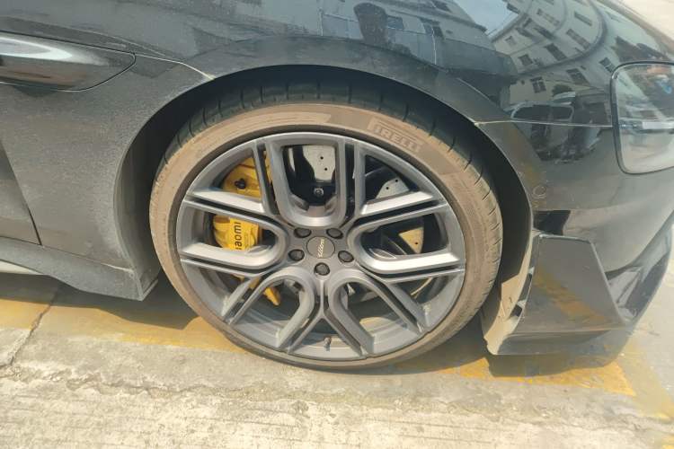 Used Xiaomi Auto SU7 Ultra 2025 Ultra Model Right Front Wheel Hub