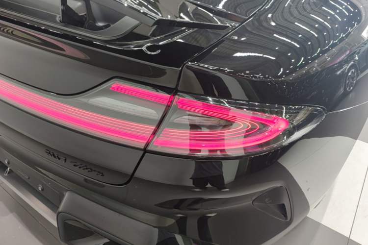 Used Xiaomi Auto SU7 Ultra 2025 Model Nürburgring Limited Edition Right Rear Taillight