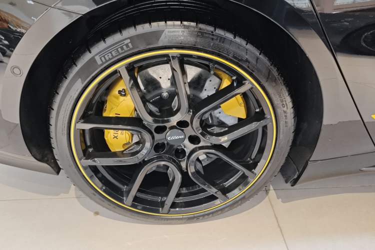 Used Xiaomi Auto SU7 Ultra 2025 Ultra Model Right Rear Wheel Hub