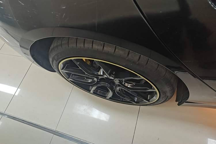 Used Xiaomi Auto SU7 Ultra 2025 Ultra Model Right Rear Wheel Hub