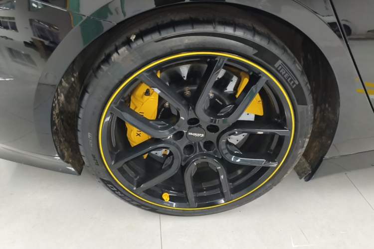 Used Xiaomi Auto SU7 Ultra 2025 Ultra Model Right Rear Wheel Hub