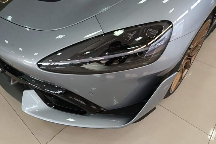 Used Xiaomi Auto SU7 Ultra 2025 Ultra Model Left Front Headlight
