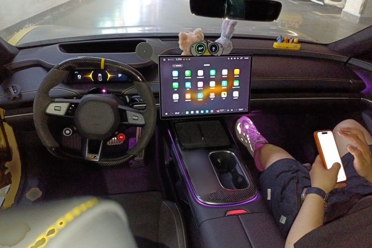 Used Xiaomi Auto SU7 Ultra 2025 Ultra Model Center Console