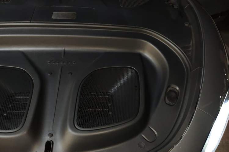 Used Xiaomi Auto SU7 Ultra 2025 Ultra Model Engine Bay Left
