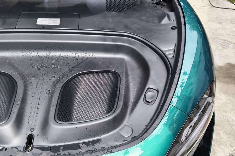 Used Xiaomi Auto SU7 Ultra 2025 Ultra Model Engine Bay Left