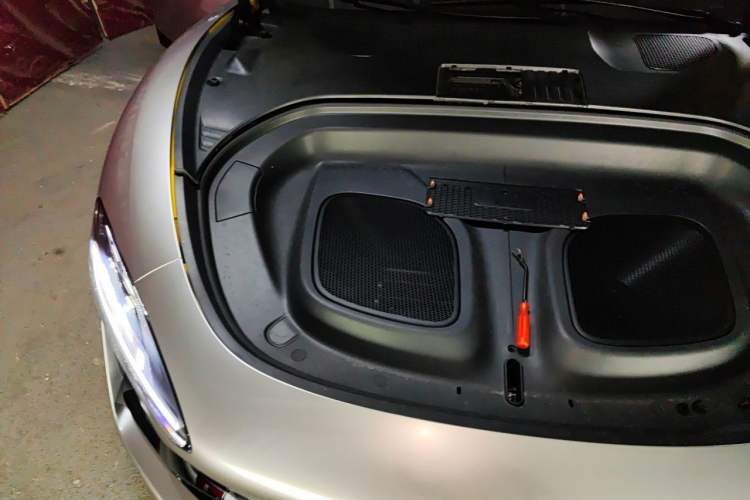 Used Xiaomi Auto SU7 Ultra 2025 Ultra Model Engine Bay Right