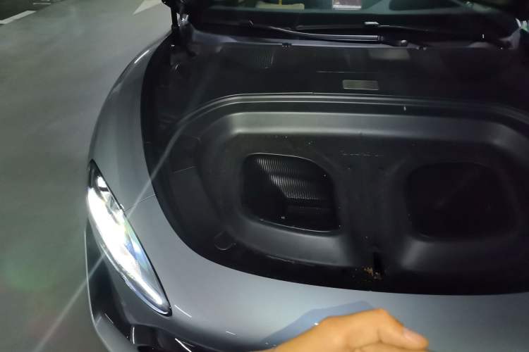 Used Xiaomi Auto SU7 Ultra 2025 Ultra Model Engine Bay Right