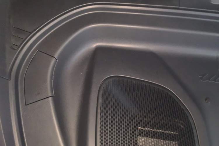 Used Xiaomi Auto SU7 Ultra 2025 Ultra Model Engine Bay Right