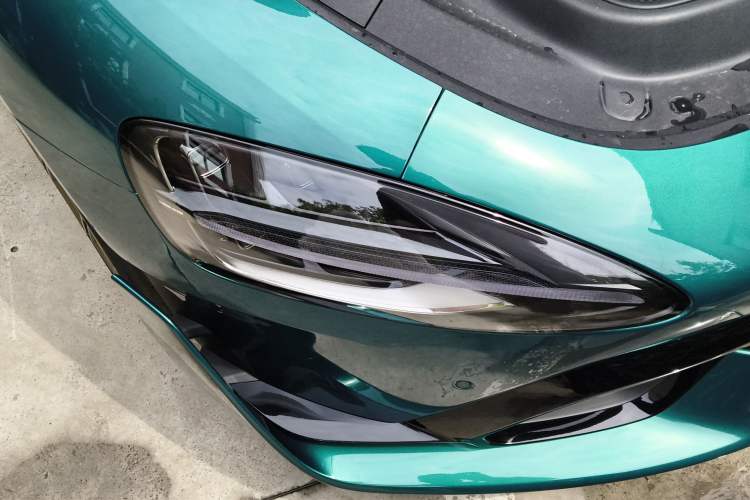 Used Xiaomi Auto SU7 Ultra 2025 Ultra Model Right Front Headlight