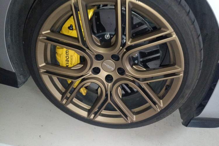 Used Xiaomi Auto SU7 Ultra 2025 Ultra Model Right Front Wheel Hub