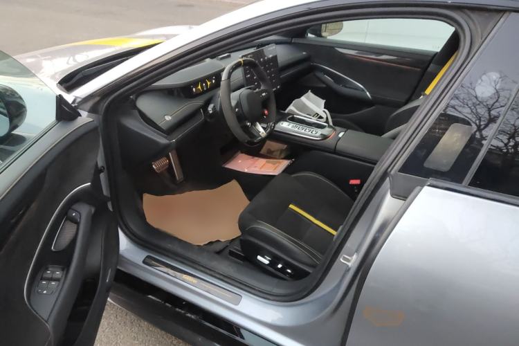 Used Xiaomi Auto SU7 Ultra 2025 Ultra Model Driver Seat