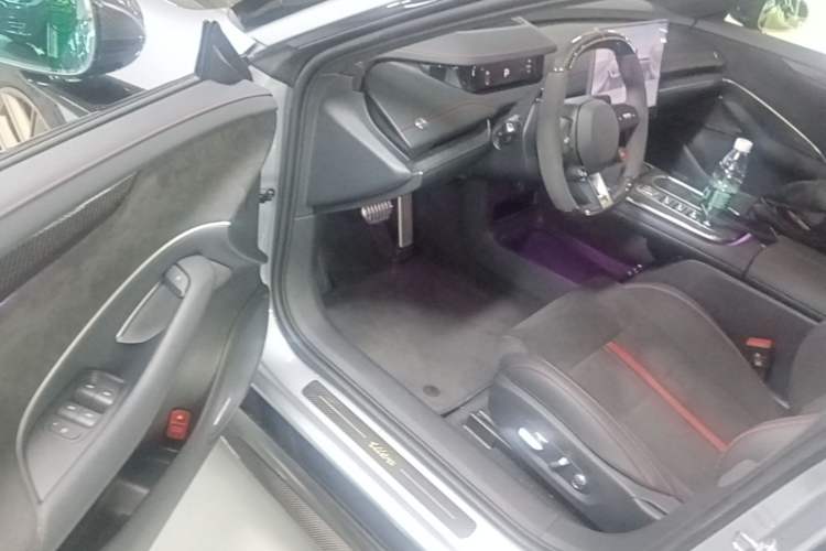 Used Xiaomi Auto SU7 Ultra 2025 Ultra Model Driver Seat