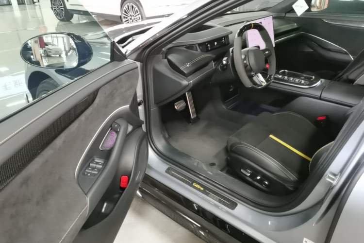Used Xiaomi Auto SU7 Ultra 2025 Ultra Model Driver Seat