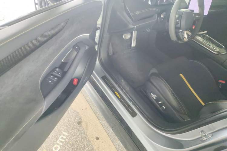 Used Xiaomi Auto SU7 Ultra 2025 Ultra Model Driver Seat