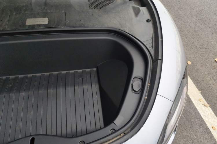 Used Xiaomi Auto SU7 Ultra 2025 Ultra Model Engine Bay Left