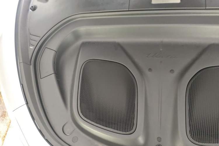 Used Xiaomi Auto SU7 Ultra 2025 Ultra Model Engine Bay Right