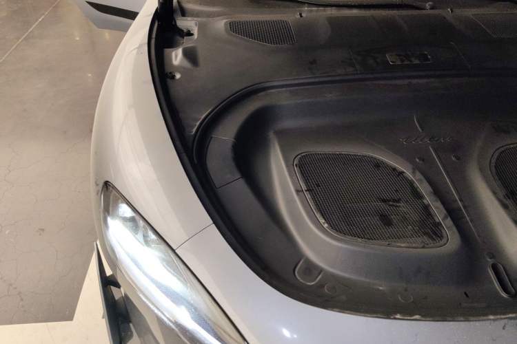 Used Xiaomi Auto SU7 Ultra 2025 Ultra Model Engine Bay Right