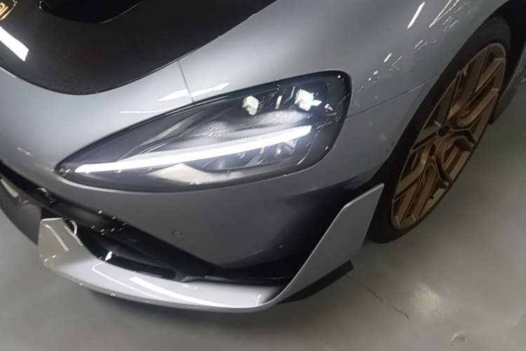 Used Xiaomi Auto SU7 Ultra 2025 Ultra Model Left Front Headlight
