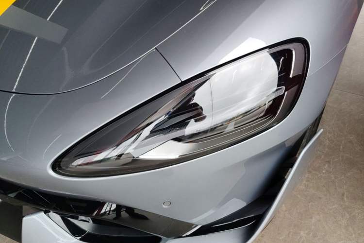Used Xiaomi Auto SU7 Ultra 2025 Ultra Model Left Front Headlight
