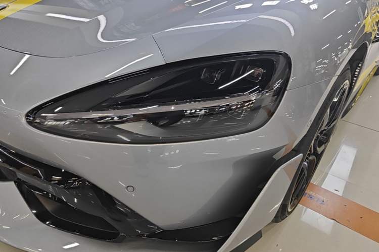 Used Xiaomi Auto SU7 Ultra 2025 Ultra Model Left Front Headlight