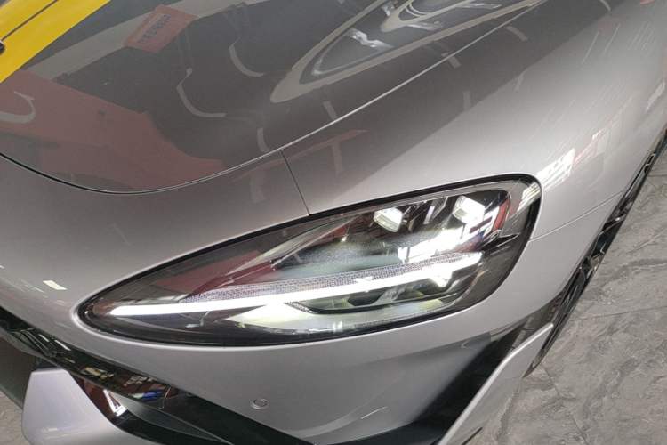 Used Xiaomi Auto SU7 Ultra 2025 Ultra Model Left Front Headlight