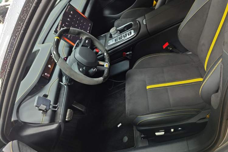 Used Xiaomi Auto SU7 Ultra 2025 Ultra Model Left Front Seat