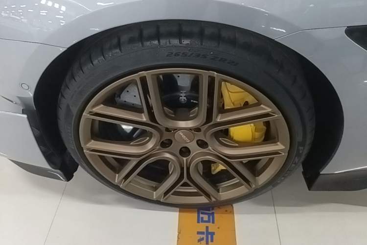 Used Xiaomi Auto SU7 Ultra 2025 Ultra Model Left Front Wheel Hub