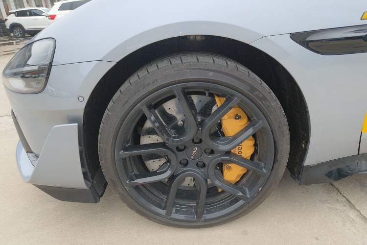 Used Xiaomi Auto SU7 Ultra 2025 Ultra Model Left Front Wheel Hub