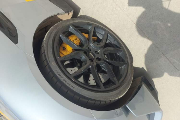 Used Xiaomi Auto SU7 Ultra 2025 Ultra Model Left Front Wheel Hub