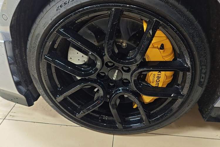 Used Xiaomi Auto SU7 Ultra 2025 Ultra Model Left Front Wheel Hub