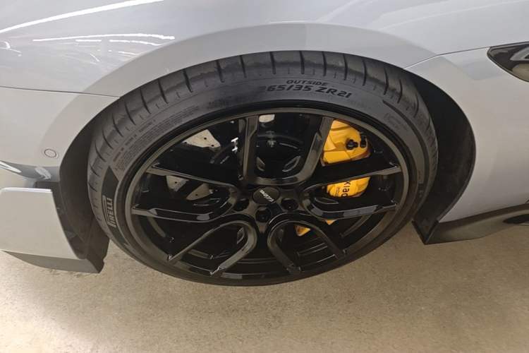 Used Xiaomi Auto SU7 Ultra 2025 Ultra Model Left Front Wheel Hub