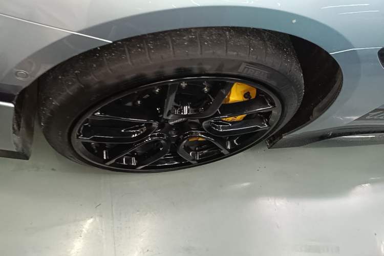 Used Xiaomi Auto SU7 Ultra 2025 Ultra Model Left Front Wheel Hub